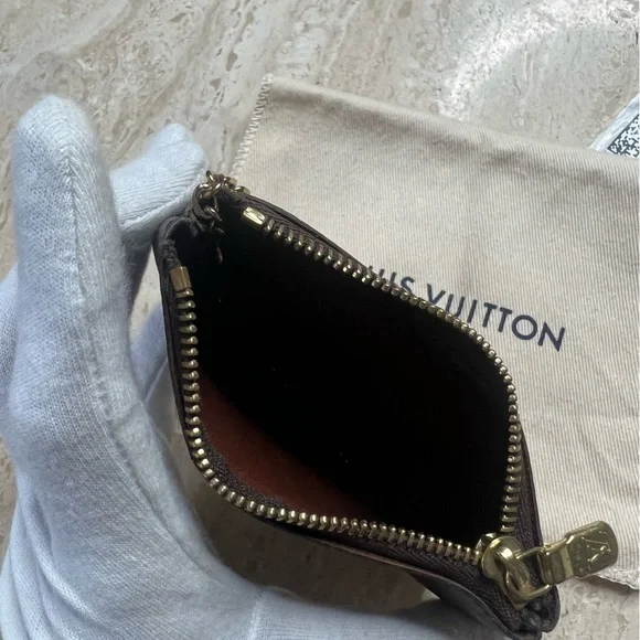 Louis Vuitton Key Pouch - Picture 4 of 5